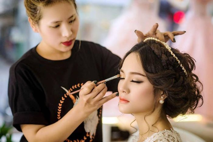 Dịch vụ trang điểm cao cấp đi tiệc