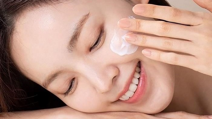 Quy trình thực hiện giúp da căng bóng tại nhà