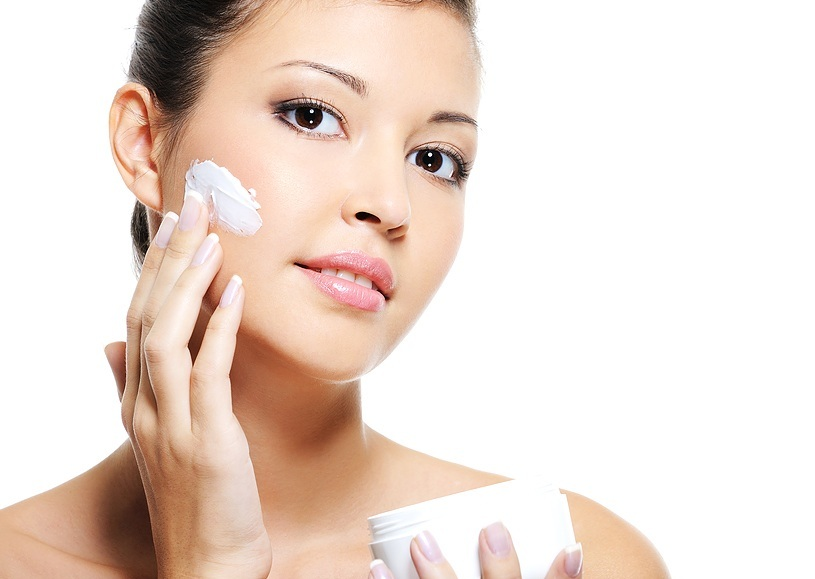 Cách trắng da mặt bằng cách chống nắng
