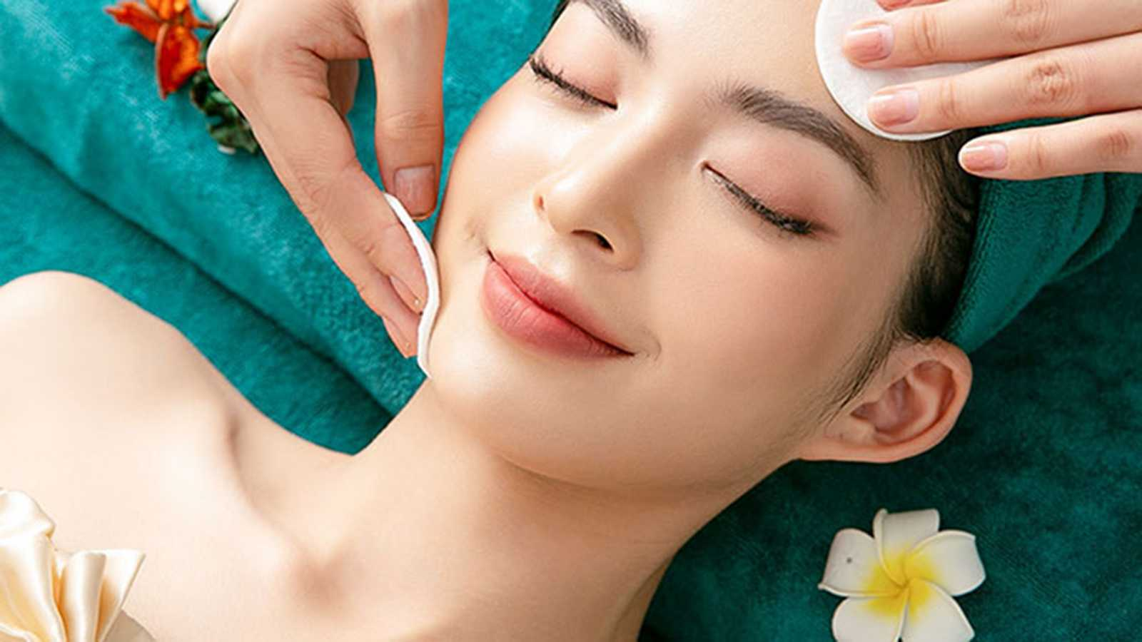 Cách trắng da mặt bằng cách massage mặt