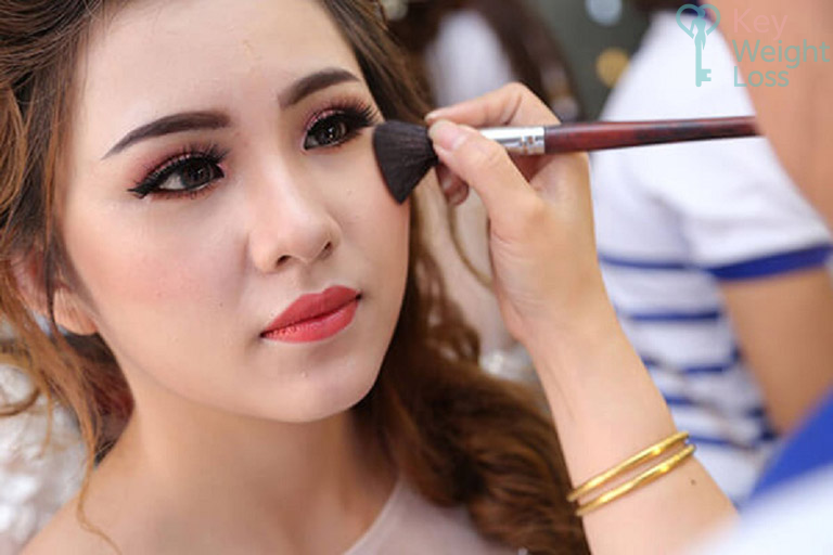 Cách thực hiện trang điểm make up trong các dịp đặc biệt Cách thực hiện trang điểm make up trong các dịp đặc biệt