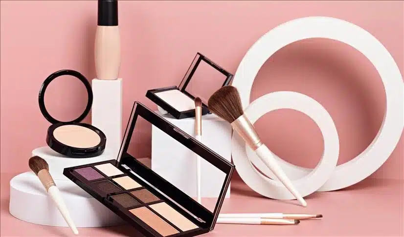 Cách trang điểm make up chuyên nghiệp cho mọi dịp trong năm 2024
